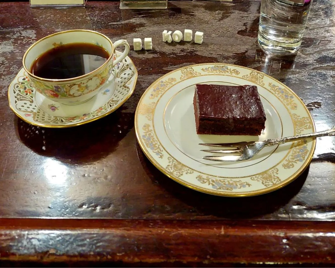 茜屋珈琲店』クラシック音楽が流れる老舗の純喫茶 : グルメ | 神戸三宮