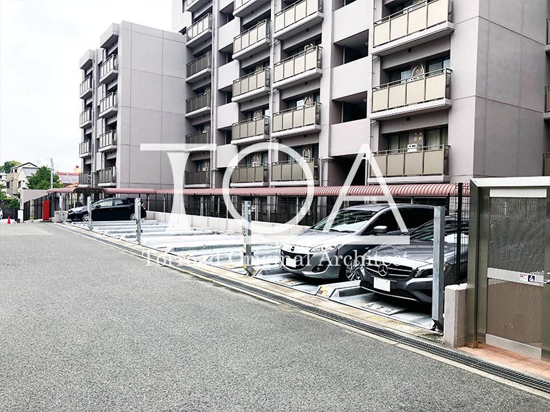パークハイム神戸熊内町の駐車場