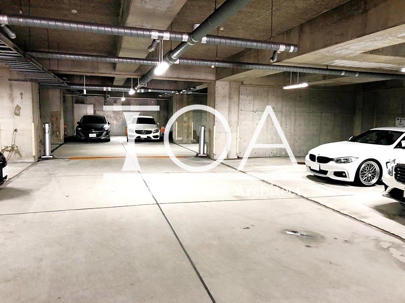 ブルックス神戸の屋内平面駐車場